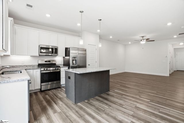 10 Camden Woods Trail, Greenville, SC 29607