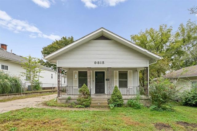 9815 E 9th Street S, Independence, MO 64053