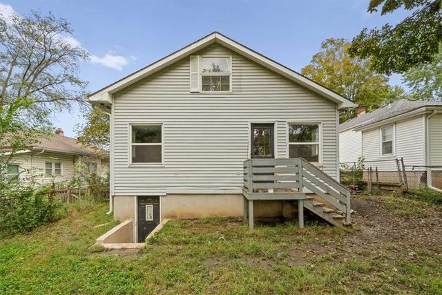 9815 E 9th Street S, Independence, MO 64053