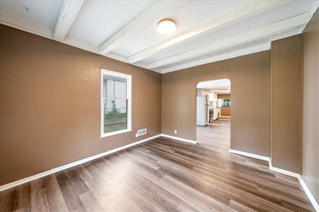 9815 E 9th Street S, Independence, MO 64053