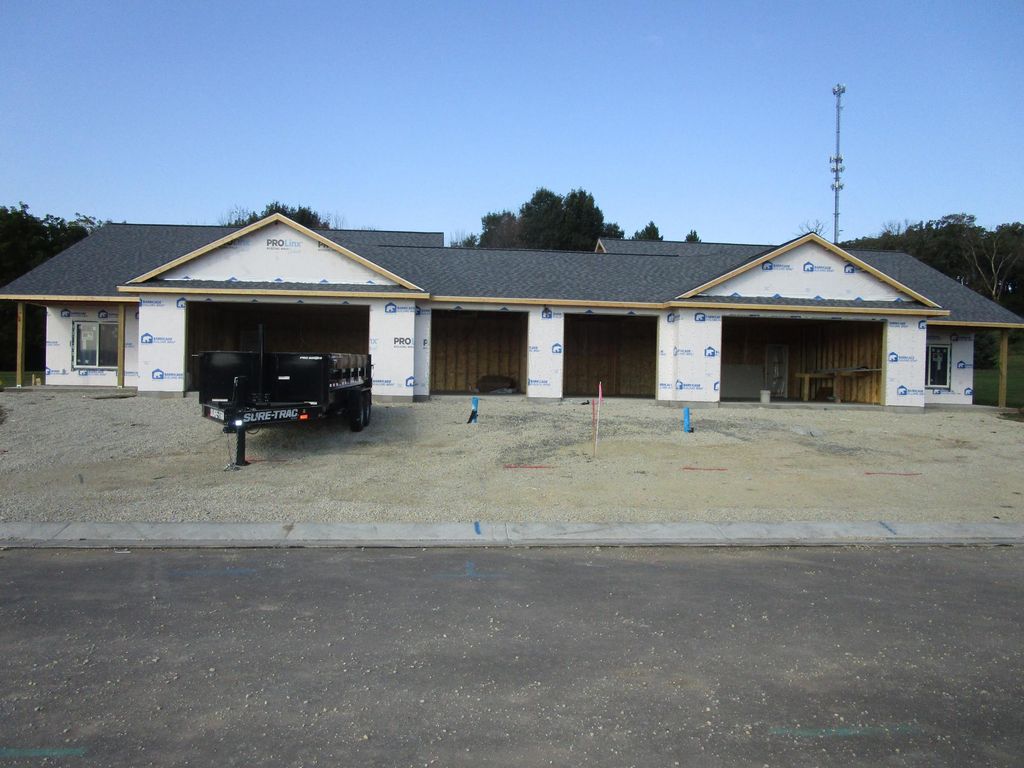 814 3rd Avenue NW, Pine Island, MN 55963