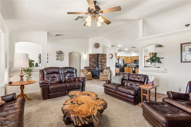 2205 E Cactus Wren Road, Kingman, AZ 86409