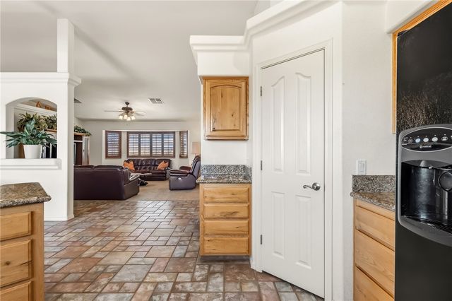 2205 E Cactus Wren Road, Kingman, AZ 86409