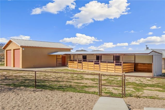 2205 E Cactus Wren Road, Kingman, AZ 86409
