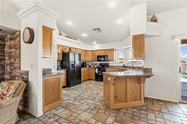 2205 E Cactus Wren Road, Kingman, AZ 86409