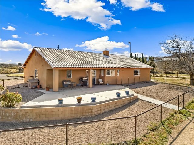 2205 E Cactus Wren Road, Kingman, AZ 86409