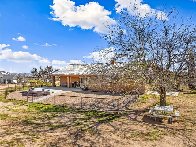 2205 E Cactus Wren Road, Kingman, AZ 86409
