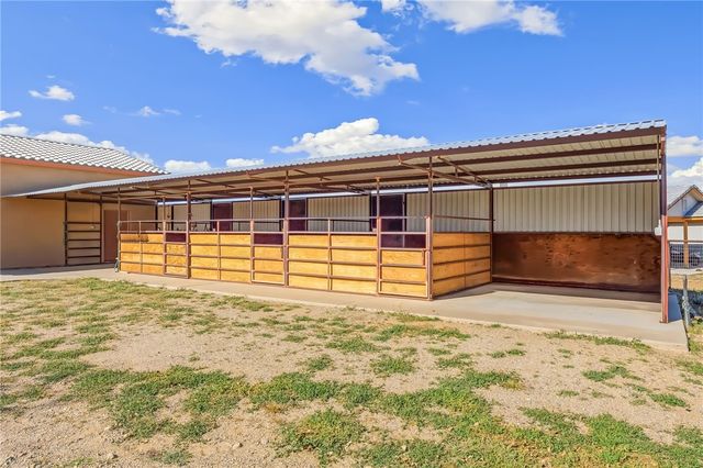 2205 E Cactus Wren Road, Kingman, AZ 86409