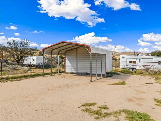 2205 E Cactus Wren Road, Kingman, AZ 86409