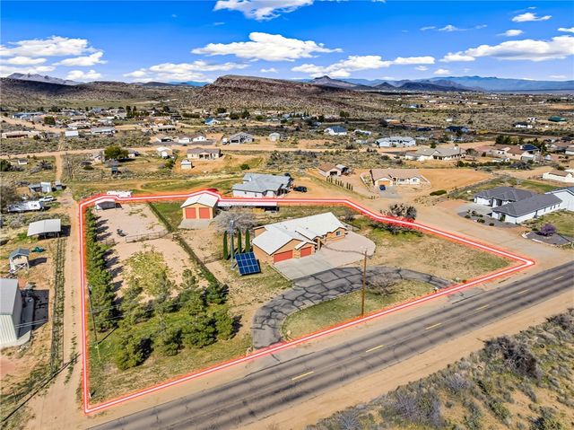 2205 E Cactus Wren Road, Kingman, AZ 86409