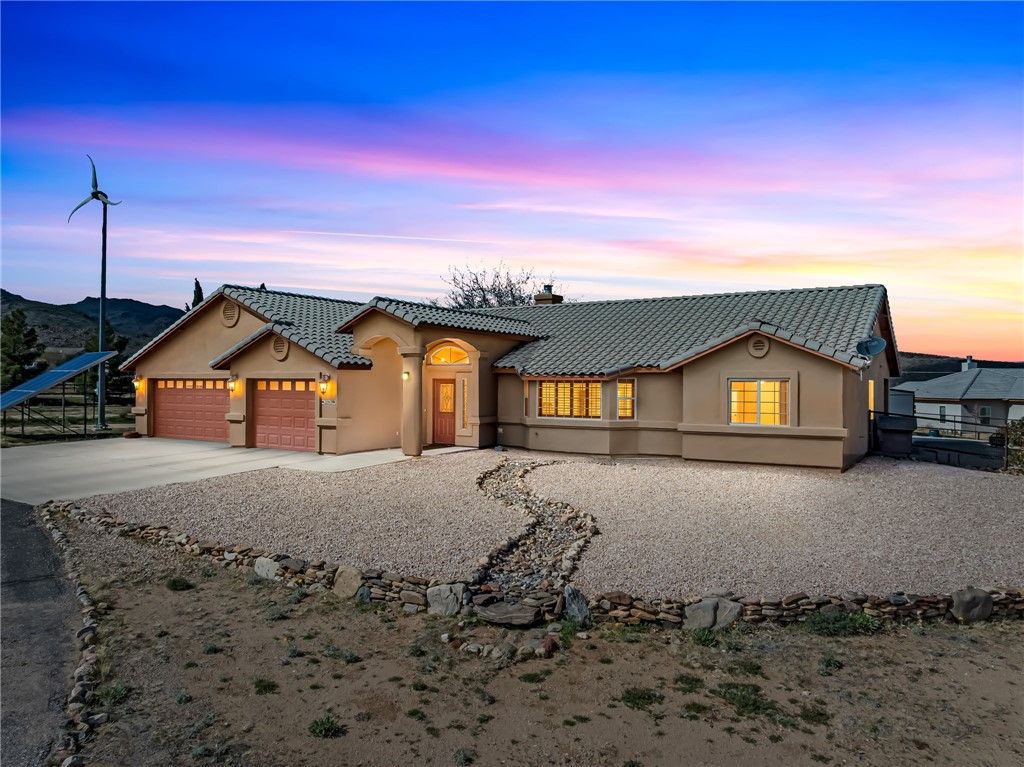 2205 E Cactus Wren Road, Kingman, AZ 86409