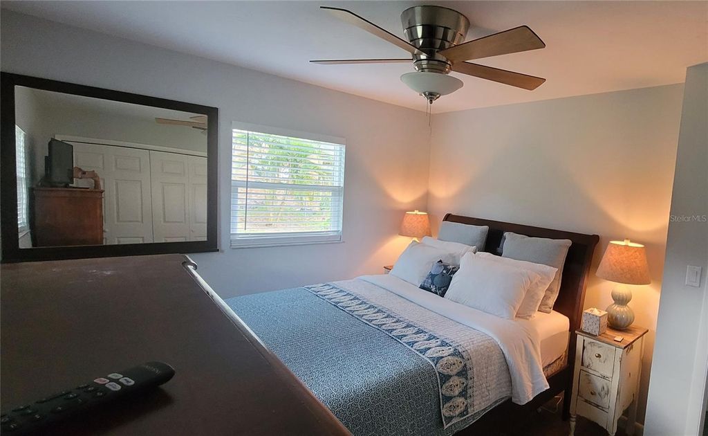 Image 12 of property listing at 1903 SIMONTON AVENUE, Orlando, FL 32806