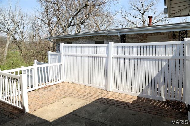 529 Barcia Drive, St Louis, MO 63119