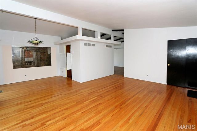 529 Barcia Drive, St Louis, MO 63119