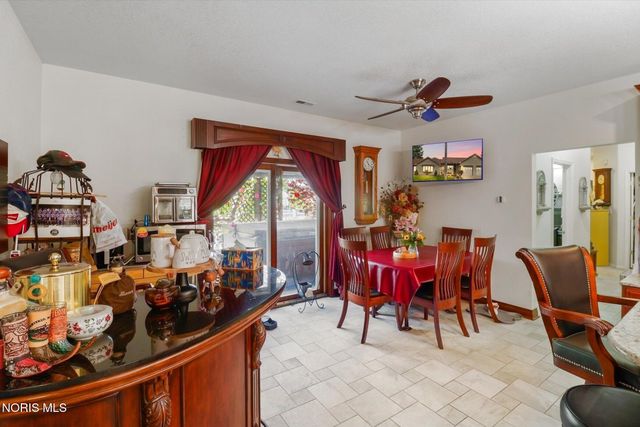 1925 Seaford Drive, Oregon, OH 43616