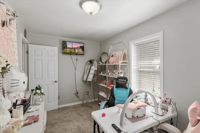 1925 Seaford Drive, Oregon, OH 43616