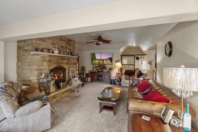 1925 Seaford Drive, Oregon, OH 43616