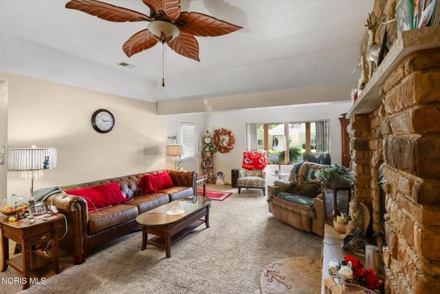 1925 Seaford Drive, Oregon, OH 43616