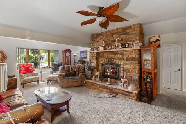 1925 Seaford Drive, Oregon, OH 43616