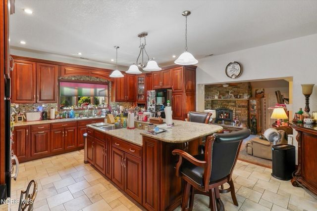 1925 Seaford Drive, Oregon, OH 43616