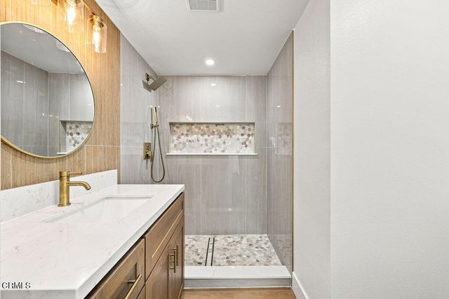 975 E Avenida De Los Arboles, Thousand Oaks, CA 91360