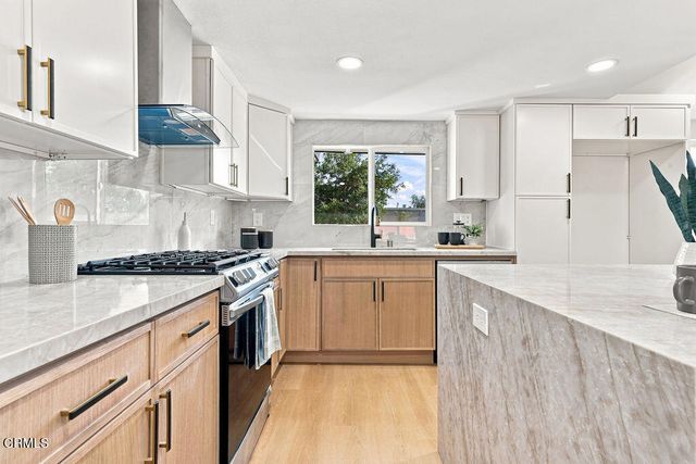 975 E Avenida De Los Arboles, Thousand Oaks, CA 91360