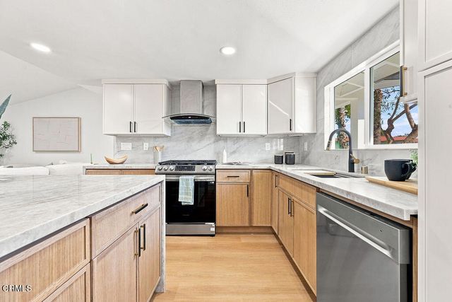 975 E Avenida De Los Arboles, Thousand Oaks, CA 91360