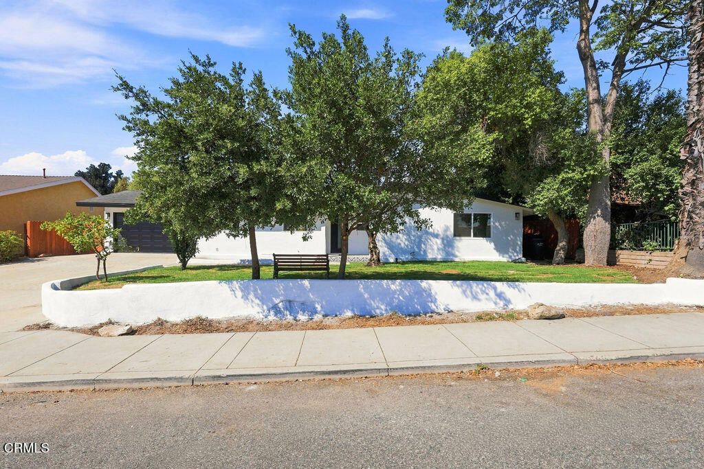 975 E Avenida De Los Arboles, Thousand Oaks, CA 91360