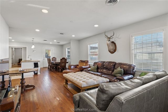 309 Bolton, College Station, TX 77840