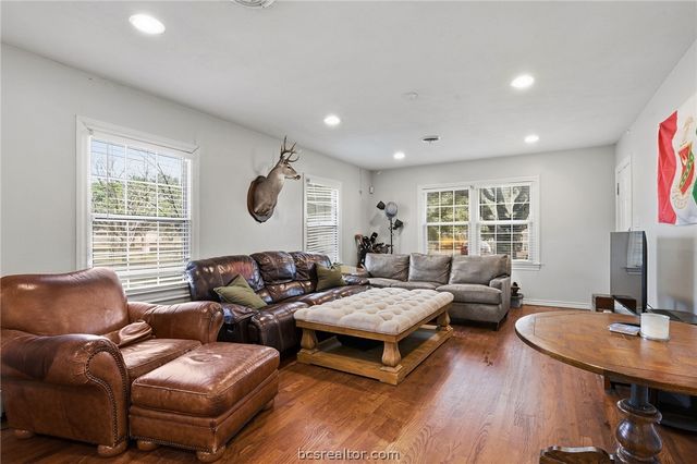 309 Bolton, College Station, TX 77840