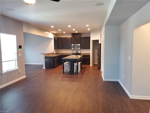 820 Corcormant LN, Chesapeake, VA 23323