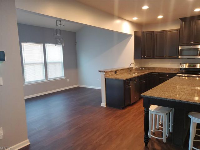 820 Corcormant LN, Chesapeake, VA 23323