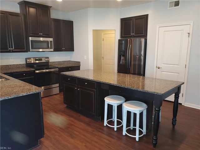 820 Corcormant LN, Chesapeake, VA 23323