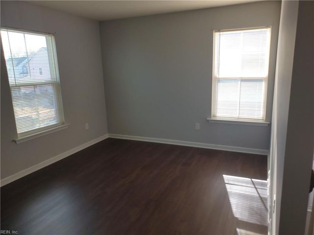 820 Corcormant LN, Chesapeake, VA 23323