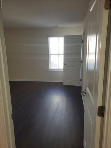 820 Corcormant LN, Chesapeake, VA 23323