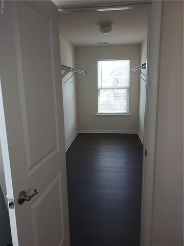 820 Corcormant LN, Chesapeake, VA 23323