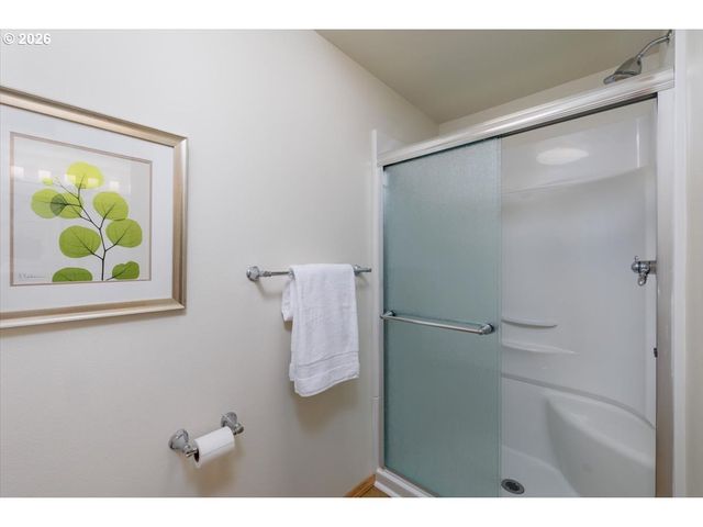 10714 Sw TUALATIN Dr, Portland, OR 97224