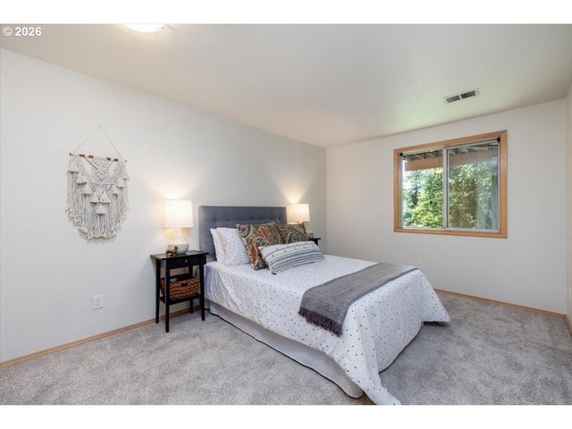 10714 Sw TUALATIN Dr, Portland, OR 97224
