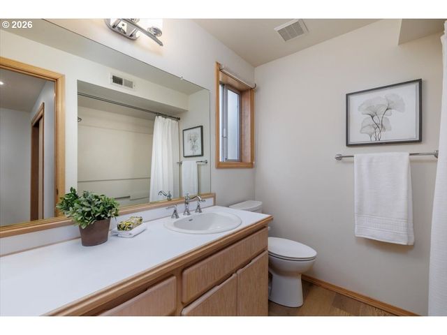 10714 Sw TUALATIN Dr, Portland, OR 97224