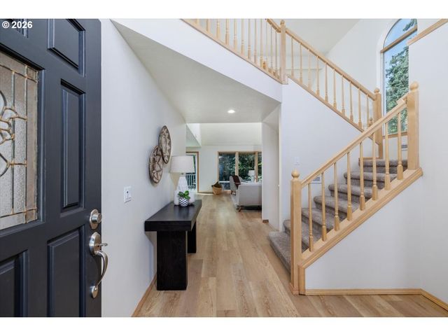 10714 Sw TUALATIN Dr, Portland, OR 97224