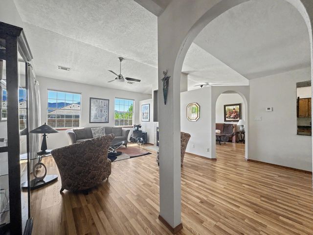 2613 Sandia Loop NE, Rio Rancho, NM 87144