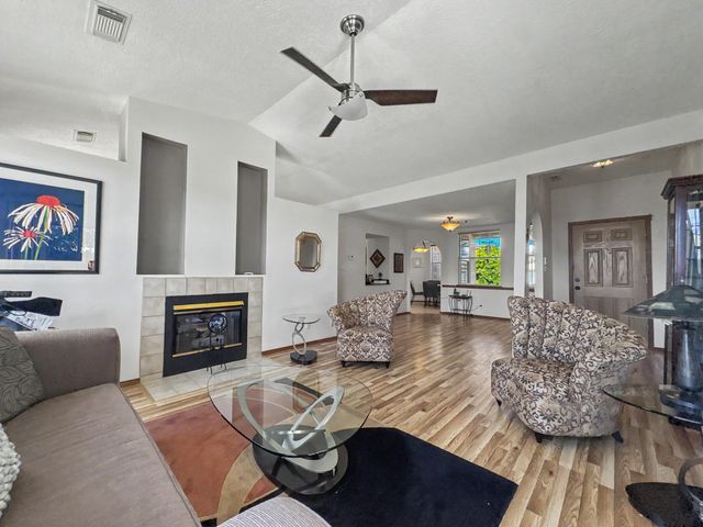 2613 Sandia Loop NE, Rio Rancho, NM 87144