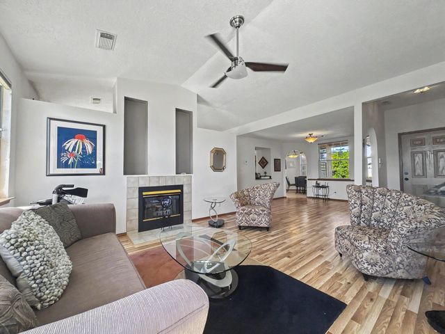 2613 Sandia Loop NE, Rio Rancho, NM 87144
