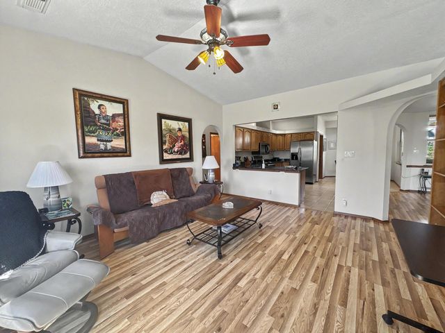 2613 Sandia Loop NE, Rio Rancho, NM 87144