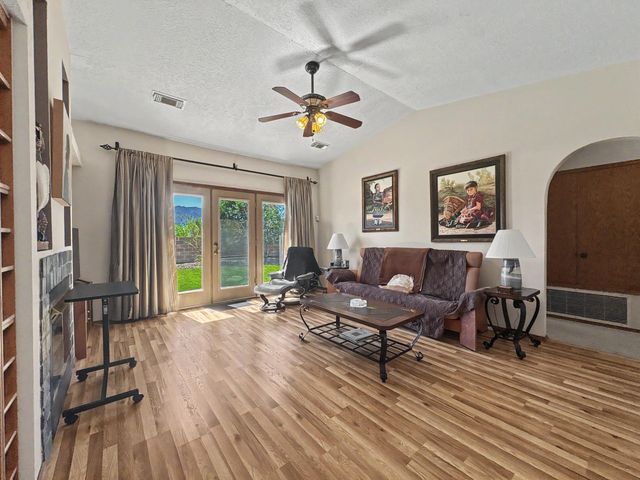 2613 Sandia Loop NE, Rio Rancho, NM 87144
