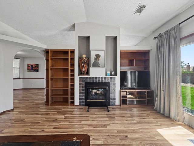 2613 Sandia Loop NE, Rio Rancho, NM 87144