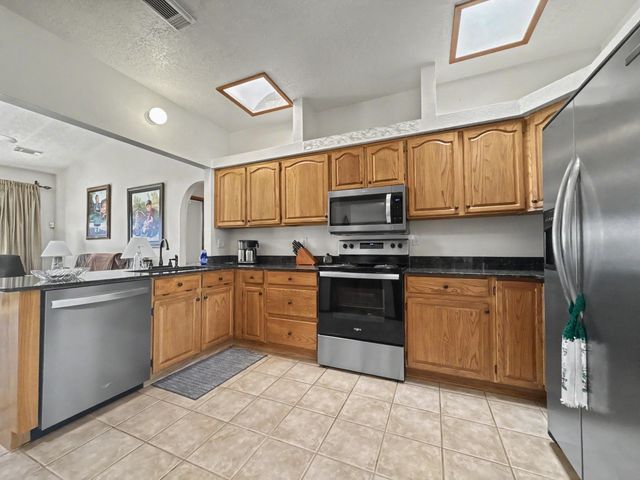 2613 Sandia Loop NE, Rio Rancho, NM 87144