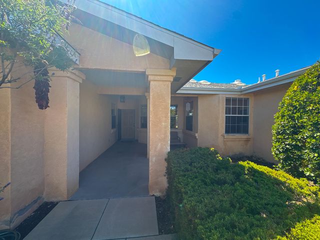 2613 Sandia Loop NE, Rio Rancho, NM 87144