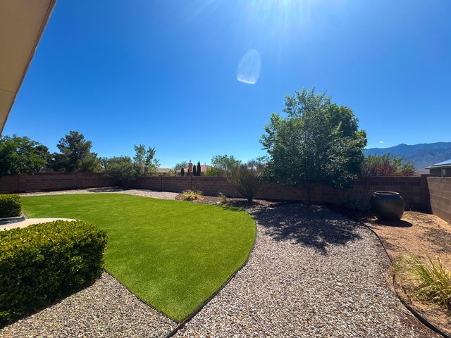 2613 Sandia Loop NE, Rio Rancho, NM 87144