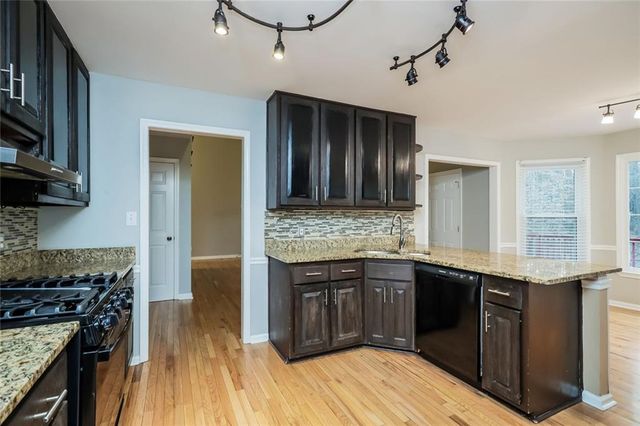 125 Green Valley Circle, Mcdonough, GA 30252